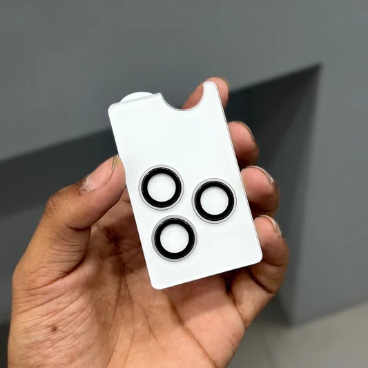 Caseoholic Camera Protector - iPhone 15